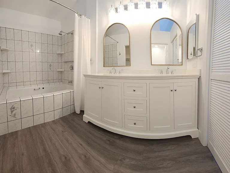 272 Augustine Way #B — Photo 14