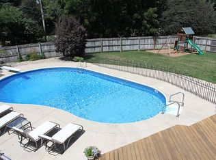 1522 Bryn Mawr Ln, Rockford, IL 61107