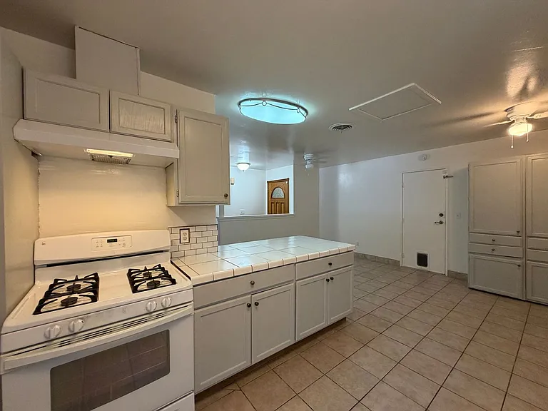 424 Oakmont Dr — Photo 20