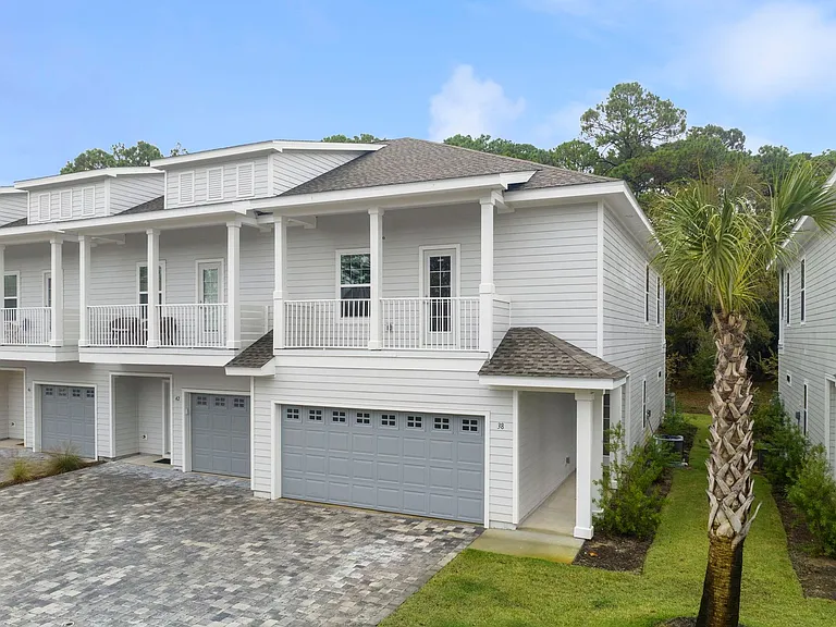 38 Kara Lake Dr — Photo 2