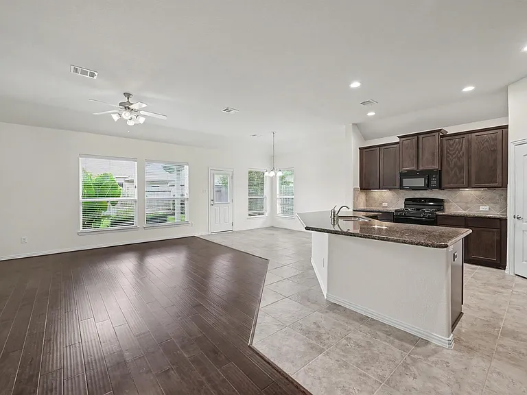 21327 Somerset Shores Xing — Photo 8