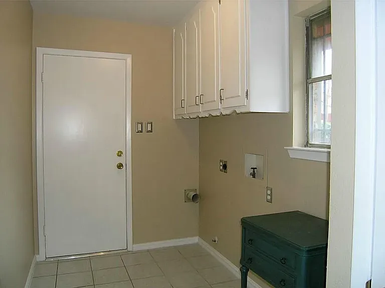 5008 Fall River Dr — Photo 9