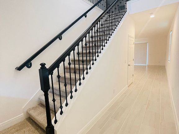 4th image of 14532 Crestavista Ave