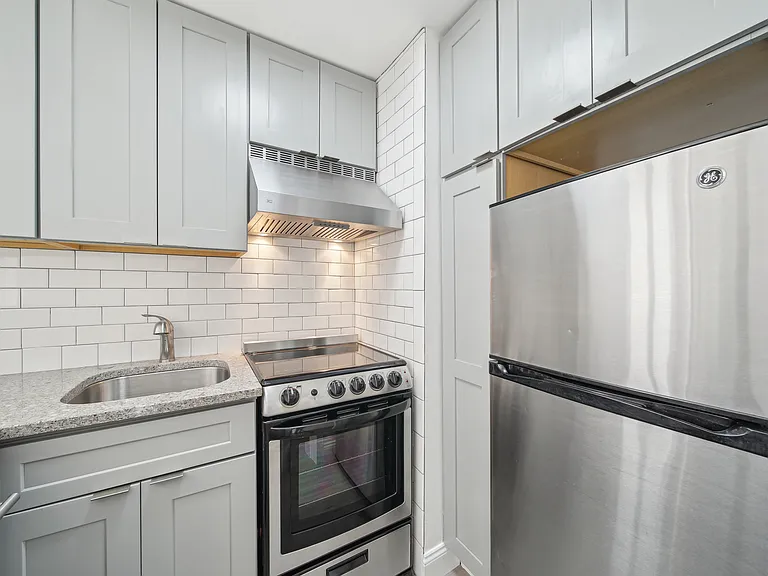 63 Cooper Sq #2A — Photo 7