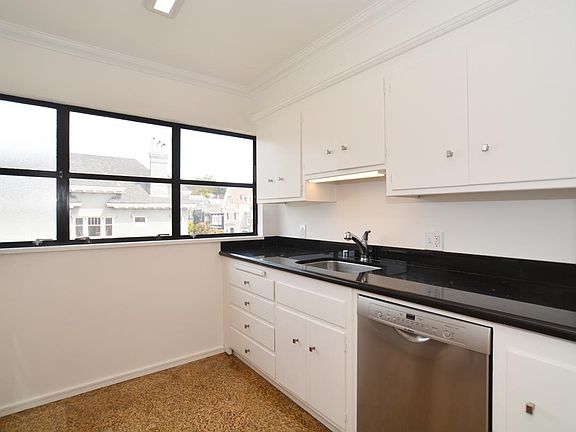 3rd image of 501 Lake St #302