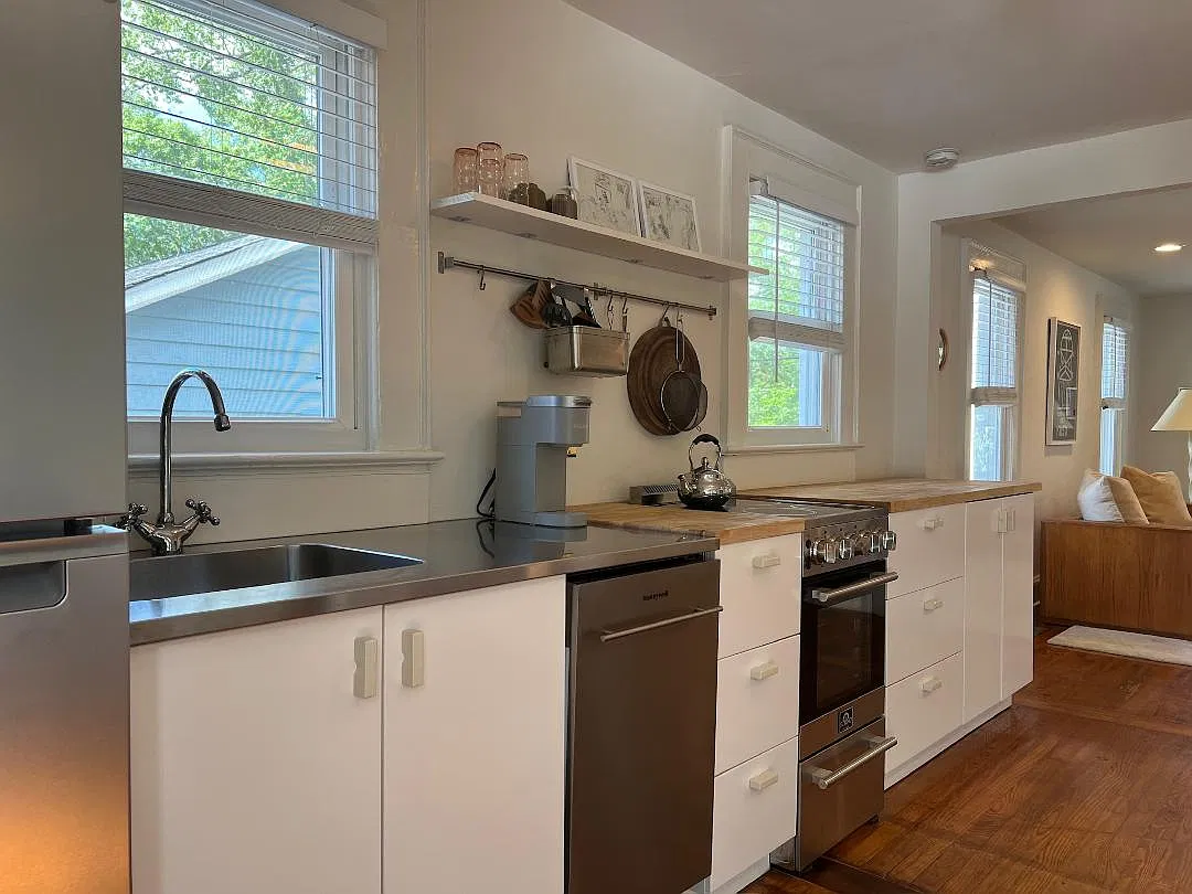 1 bed, 600 sqft, $1,900 — Photo 2