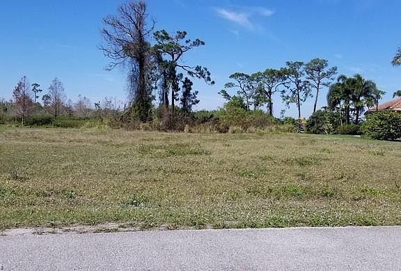 4th image of 235 S Bear Pointe Dr