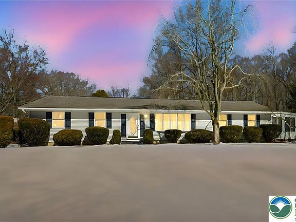 2nd image of 4 Codorus Rd