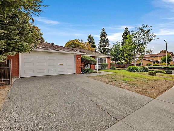 2nd image of 4980 Stafford Pl