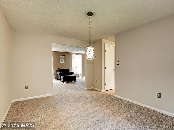 4th image of 15107 Serbian Ln