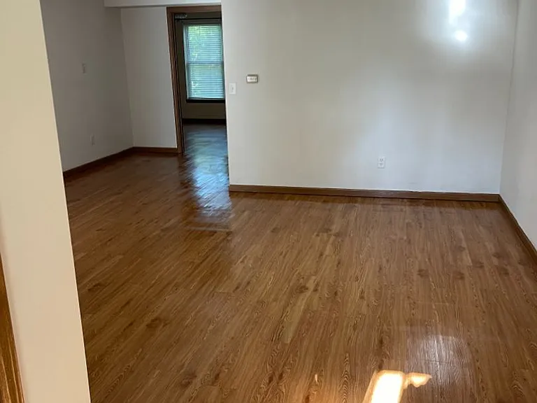 1602 Paris Rd — Photo 3
