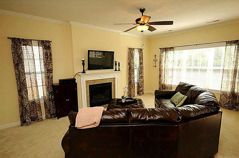 1st image of 613 Flatrock Ln