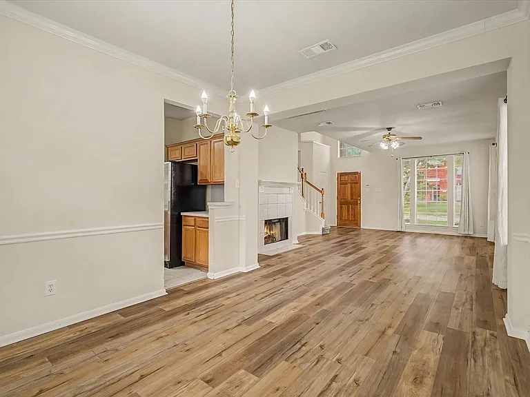 10840 Sycamore Dr N — Photo 12
