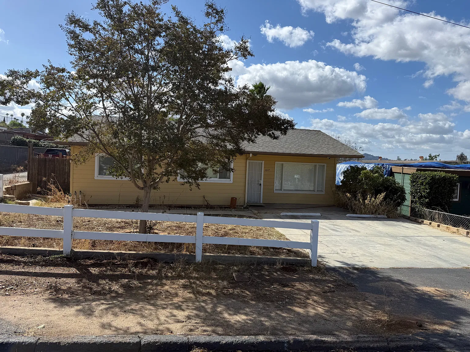 1077 E Bradley Ave E — Photo 1