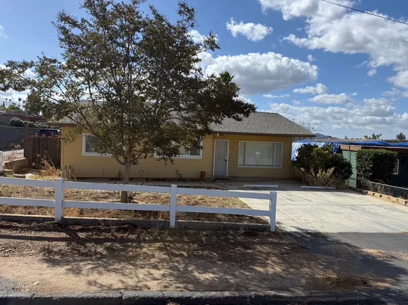 1077 E Bradley Ave E, El Cajon, CA 92021