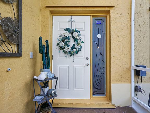 4th image of 6205 Lansdowne Circle
