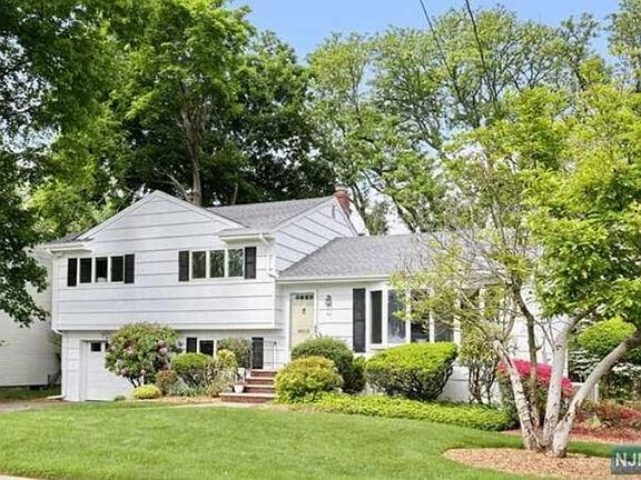 2nd image of 144 N Terrace Pl