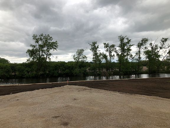 5th image of 260 Twin Harbor Dr