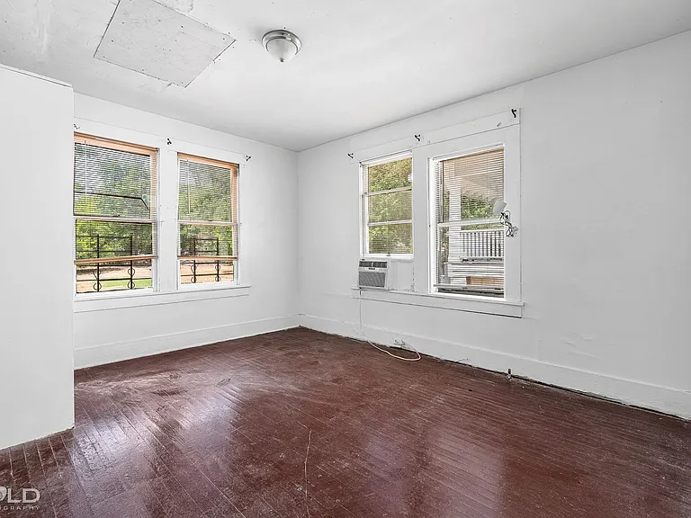 315 Robinson Pl — Photo 12