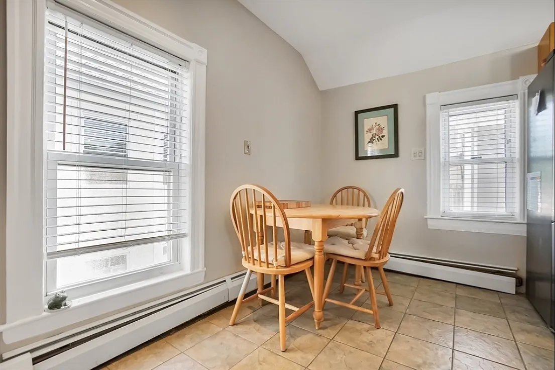 3 bed, 1448 sqft, $3,100 — Photo 3