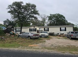 4102 Waterwood Pass Dr, Elmendorf, TX 78112