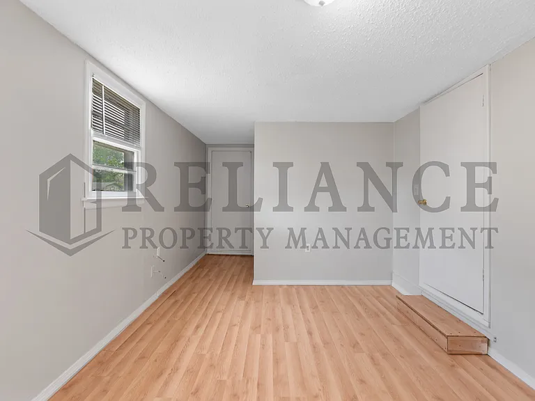 2732 N Grove St — Photo 22