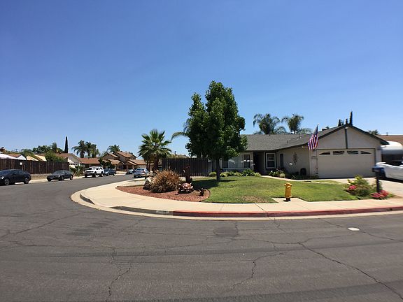 3rd image of 1039 Cajon Greens Dr