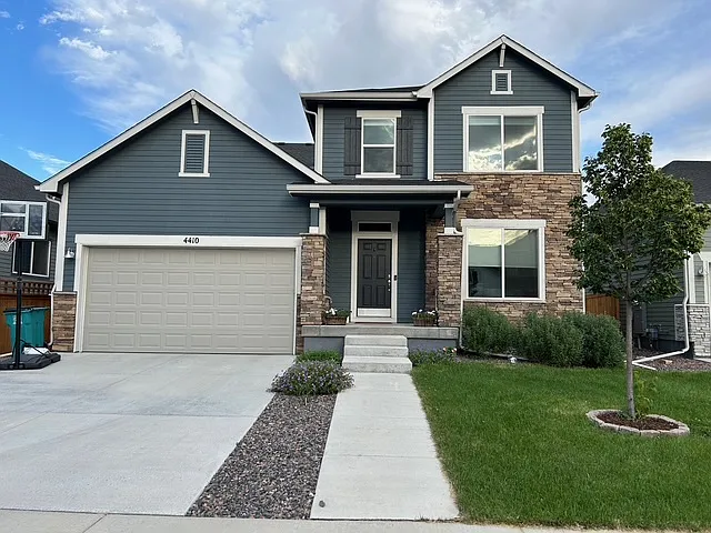 Beautiful 2 year old home in Timnath Landing.