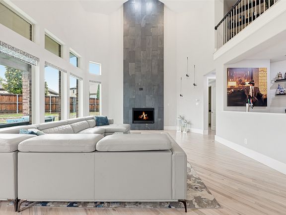 4th image of 2098 Hidalgo Ln