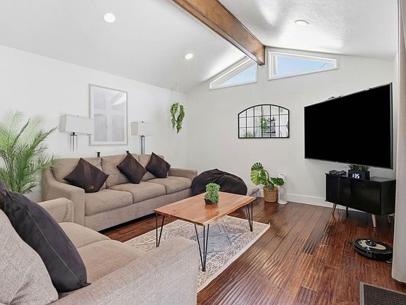 5th image of 4724 Mendoza Ave Unit A