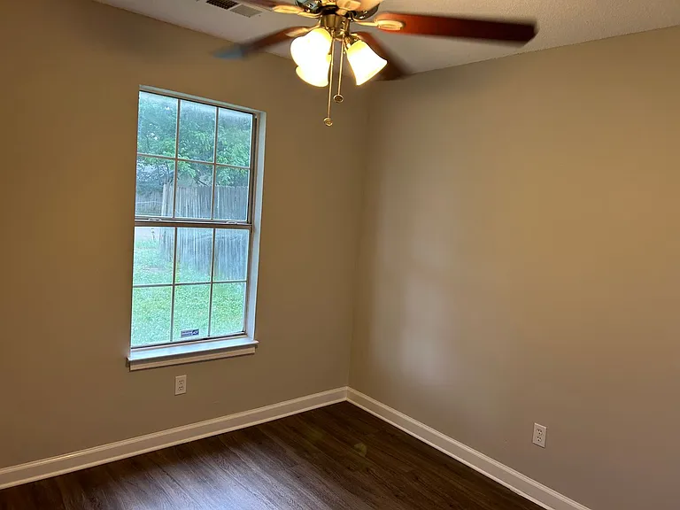 3530 Mayfair Dr — Photo 14