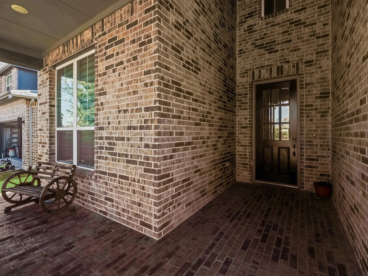 4 bed, 3383 sqft, $4,899 — Photo 4