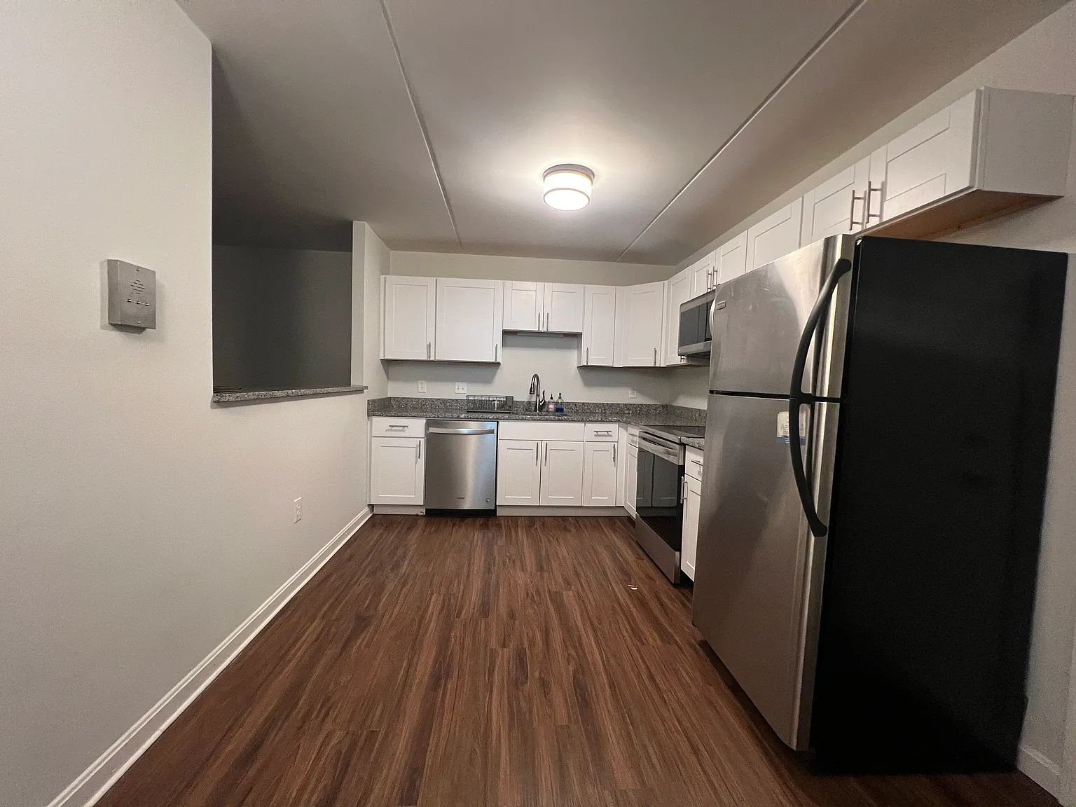 2 bed, $2,700 — Photo 1