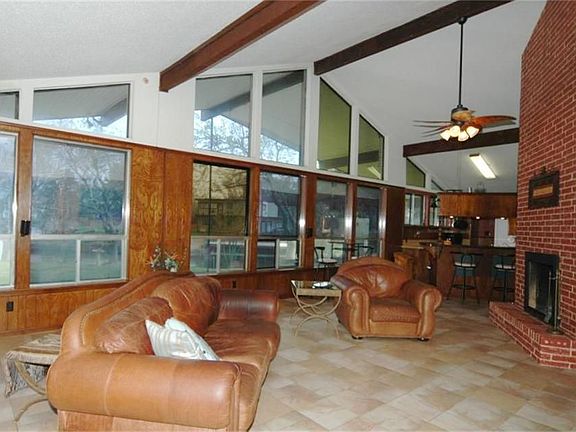 3rd image of 532 Snug Harbor Dr