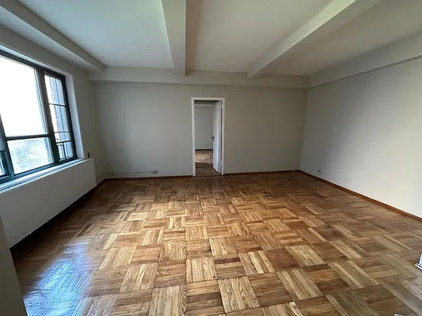 2053 McGraw Ave APT 3G, Bronx, NY 10462