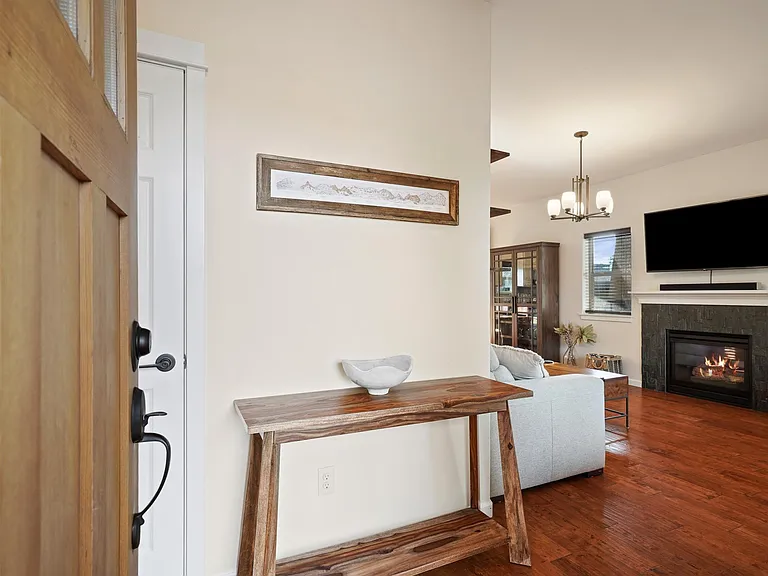 662 NW Mount Washington Dr — Photo 4