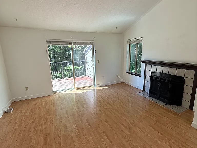 9917 SW Trapper Ter — Photo 11