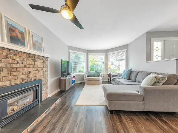 9286 212th St, Langley, BC V1M 2B5