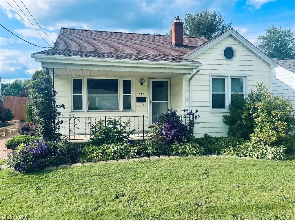 537 Sexton St photo 1