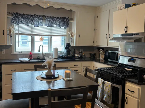 151 S Spruce St APT 1, East Providence, RI 02914