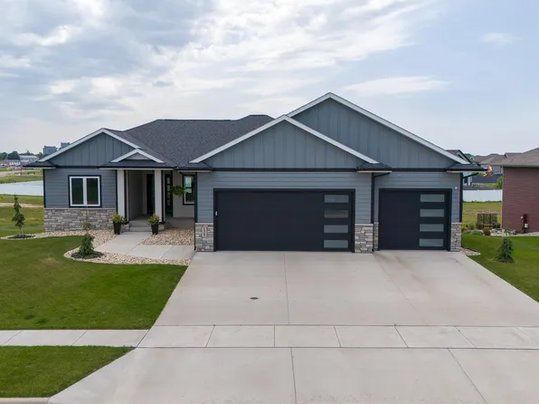 125 Central Park Ct, Harrisburg, SD 57032