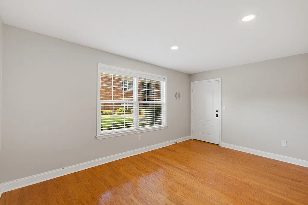 2 bed, 1.0 bath, 960 sqft, $2,195 — Photo 4
