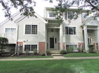 1450 New Haven Dr, Cary, IL 60013