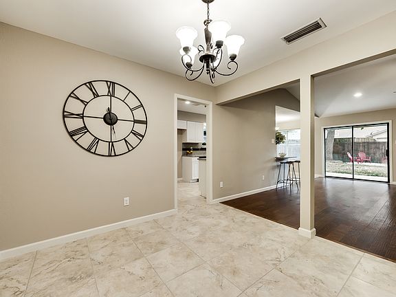 5th image of 638 Red River Dr