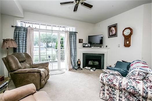 5th image of 300 Victoria Gardens Dr