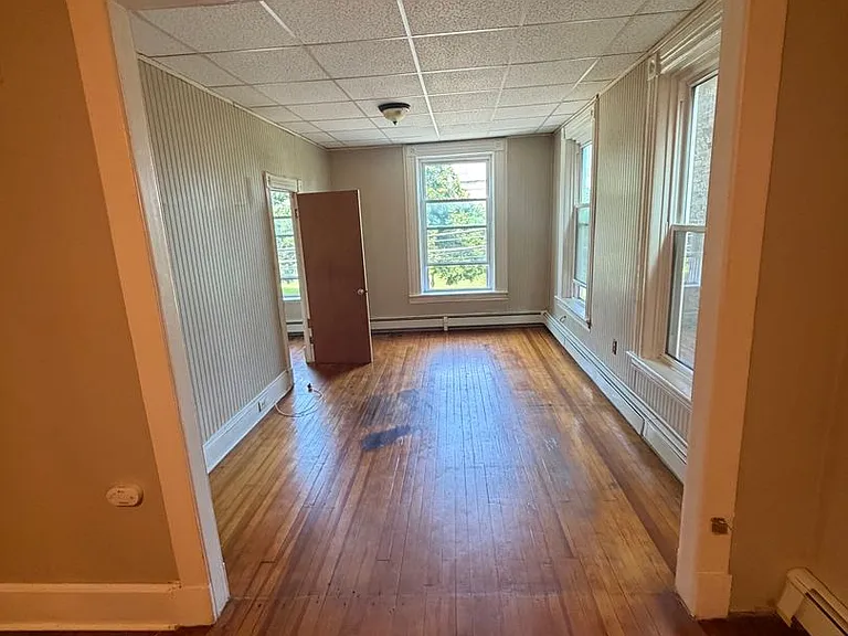 136 Morton Avenue — Photo 6