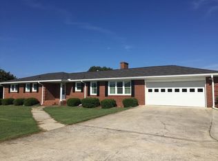 53 Walker Lake Dr, Carrollton, GA 30117
