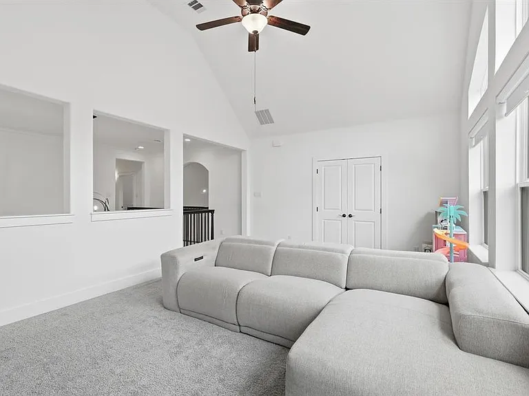 2020 Grey Bark St — Photo 27