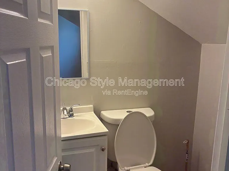 9713 S Oglesby Ave — Photo 4