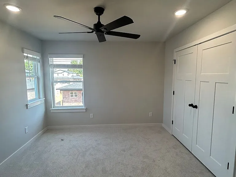 621-623 Cosmos St — Photo 19